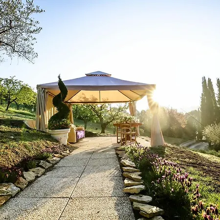Louise Umbria Villa Uncinano